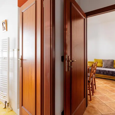 Apartman V Centru 1 דירה *